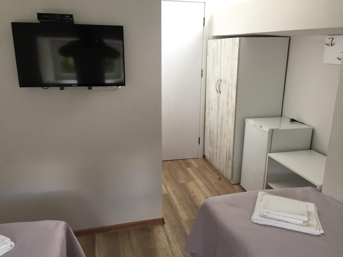 R And B Hotel Borjomi Bagian luar foto