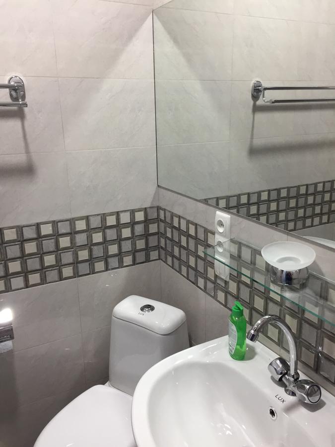 R And B Hotel Borjomi Bagian luar foto